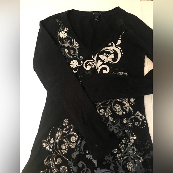 Fang long sleeve glittery t-shirt gently used in great condition - Picture 2 of 3